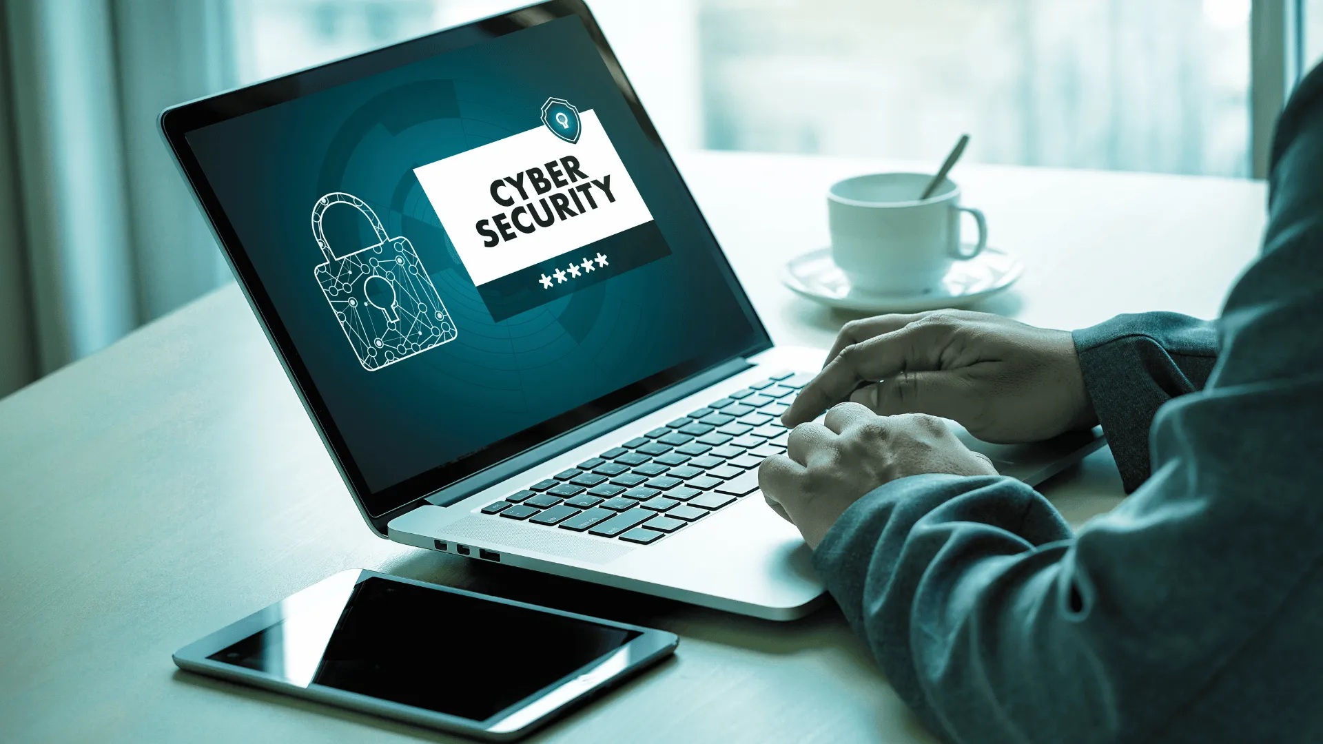 NIS-2 | Cyberschutz-Verpflichtung für Firmen 2026 2 Notebook IT-Sicherheit