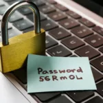 Schloss auf einer Tastatur